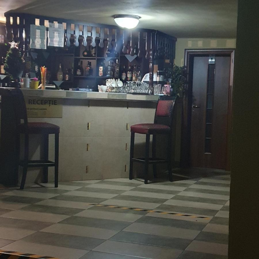 Pensiunea Mirela Pestera Ursilor Chiscau Buitenkant foto