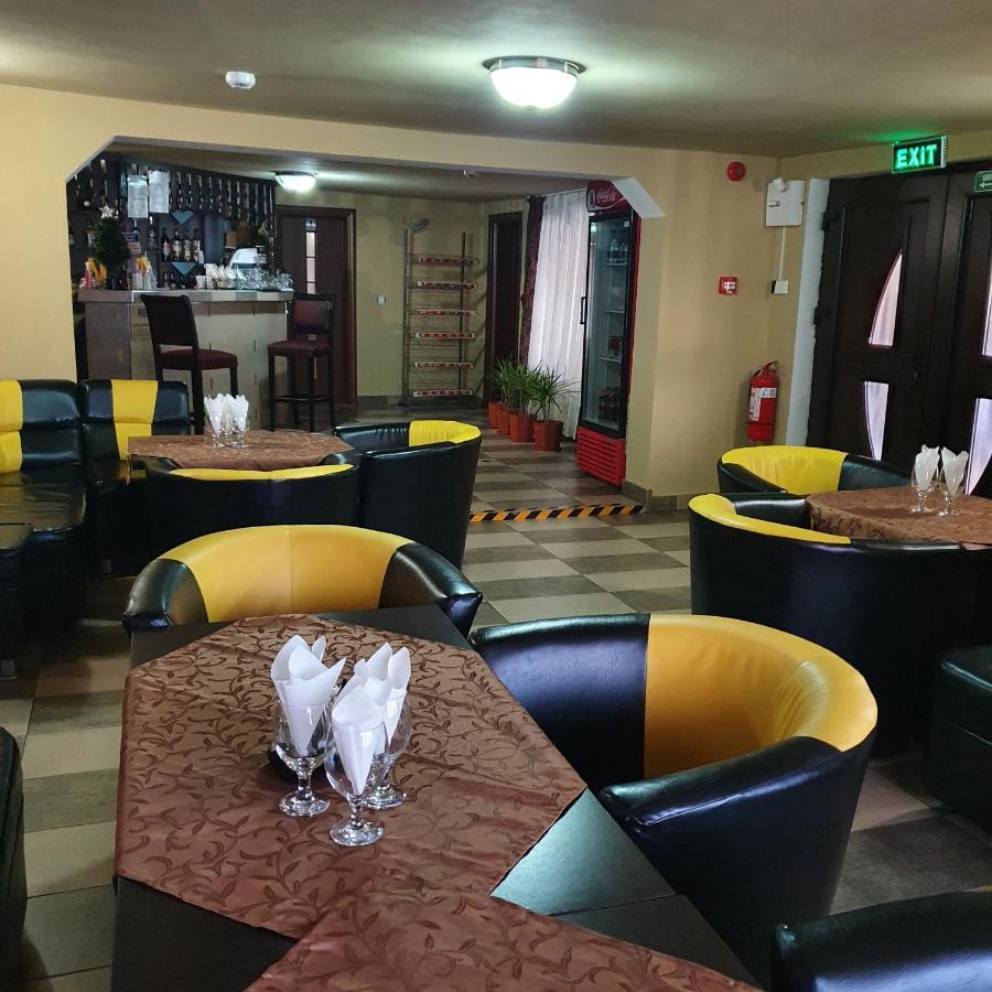 Pensiunea Mirela Pestera Ursilor Chiscau Buitenkant foto